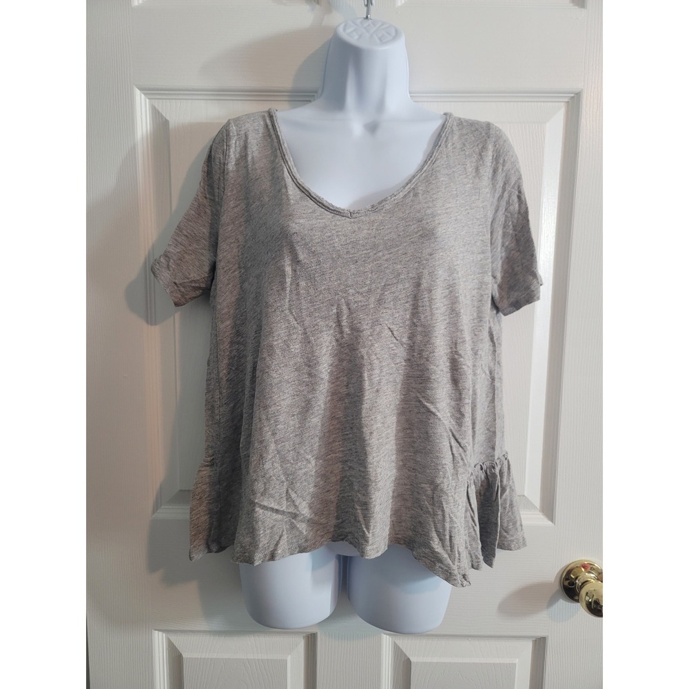GAP Gray Tee with Ruffle size Large